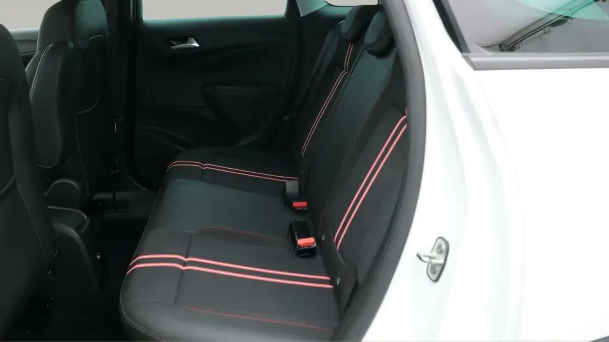 2022-vauxhall-crossland-12i-gs-line-big-16