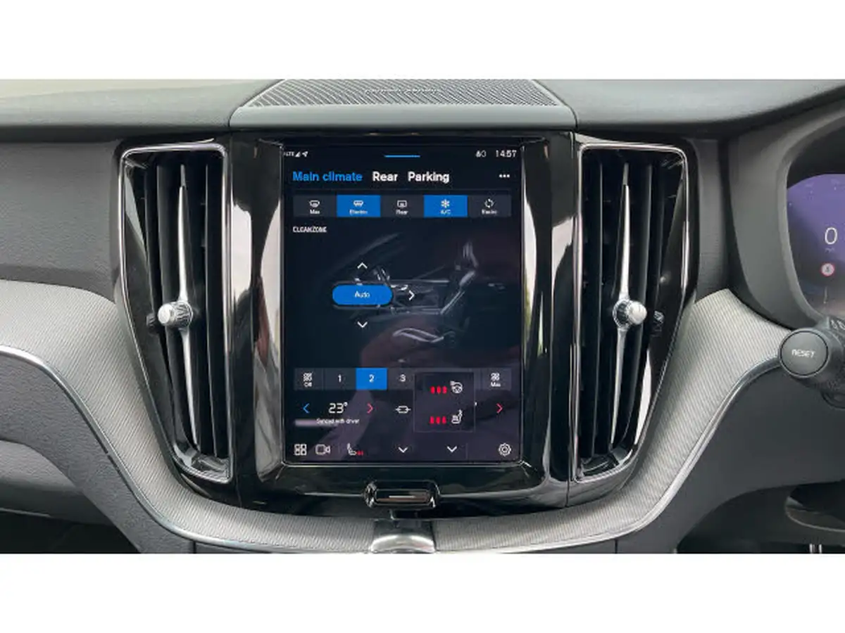2024-volvo-xc60-20-b5-plus-big-26