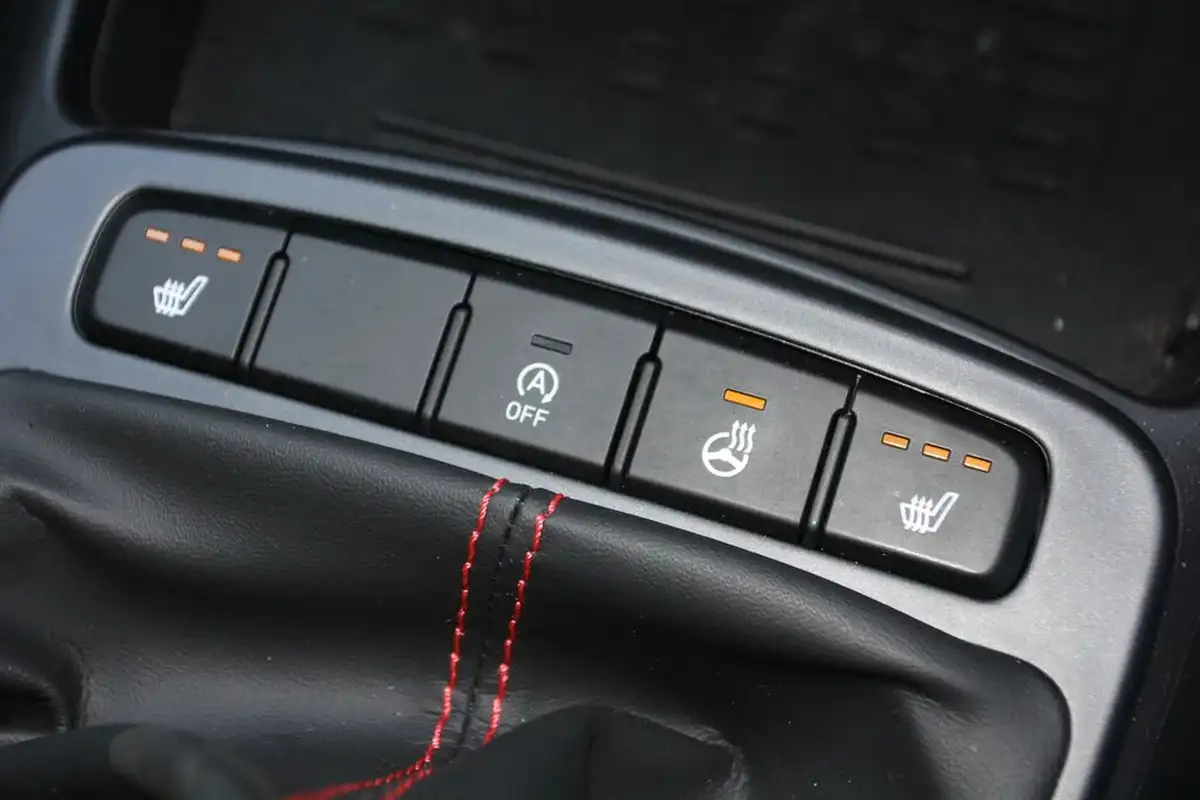 2024-hyundai-i10-10-t-gdi-n-line-90ps-two-tone-roof-big-27