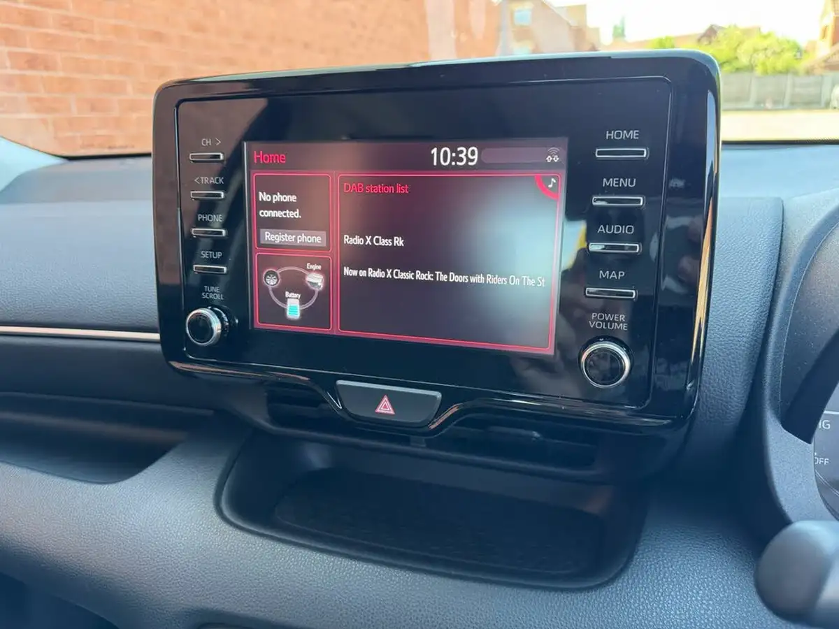 2022-toyota-yaris-15-vvt-i-icon-big-27