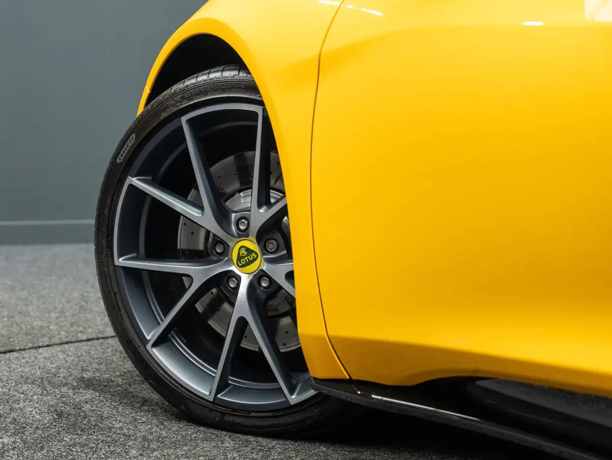 2023-lotus-emira-35-first-edition-v6-big-14