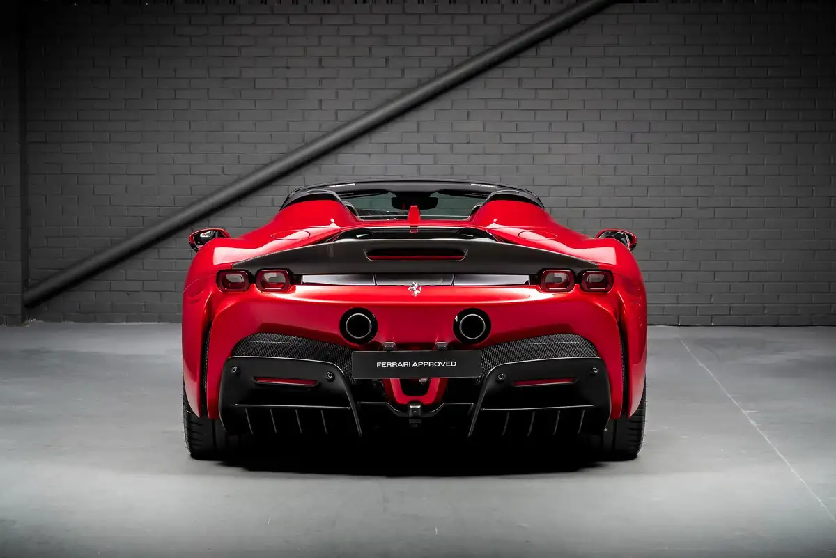 2023-ferrari-sf90-40t-v8-f1-dct-ss-4wd-big-7