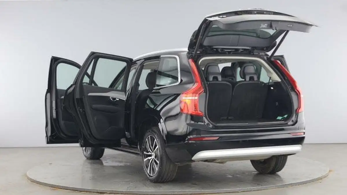 2022-volvo-xc90-20-b5-momentum-big-10