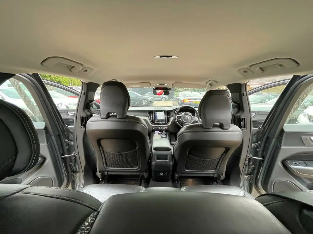 2018-volvo-xc60-20td-d4-inscription-4x4-geartronic-big-35