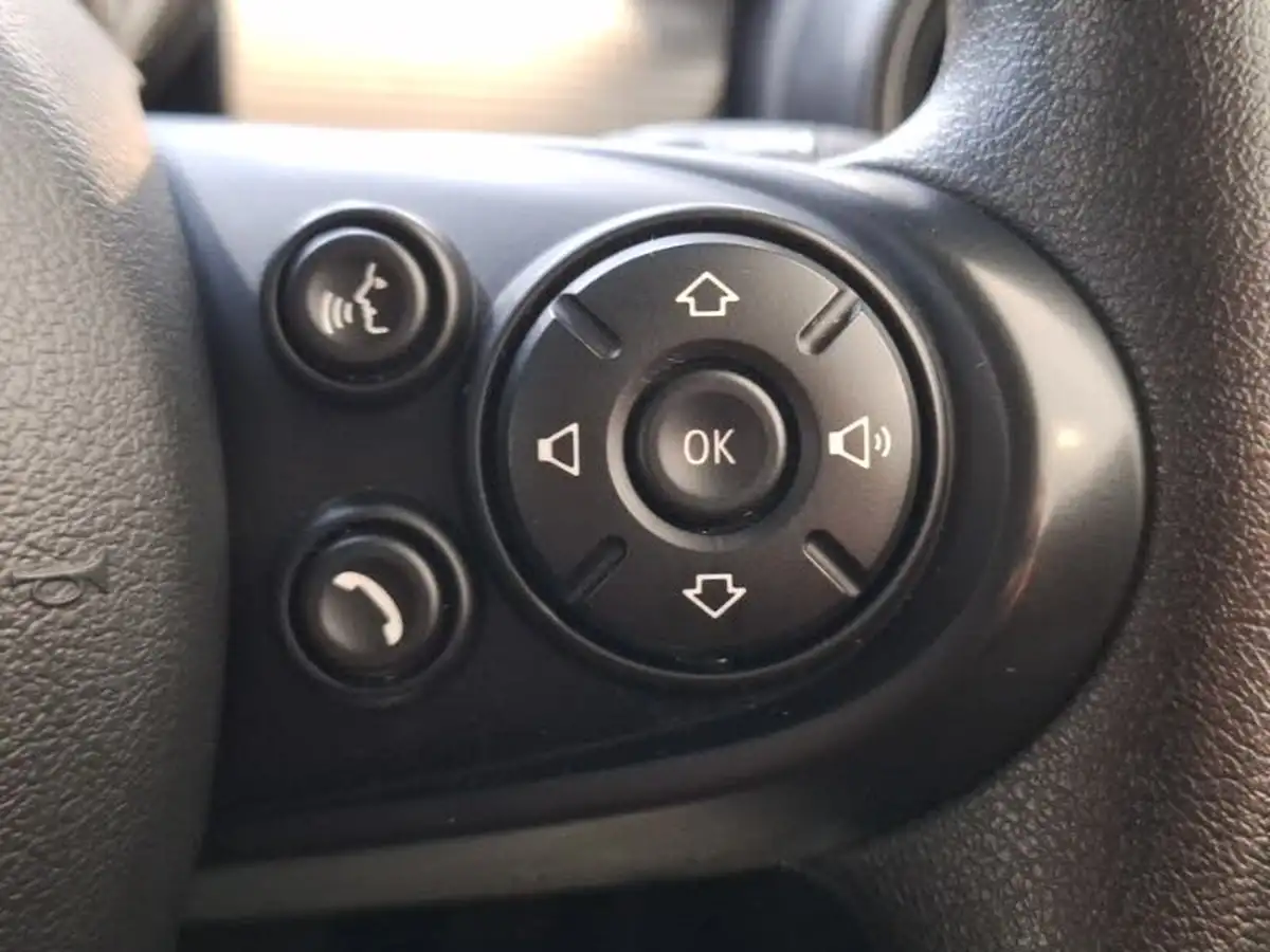 2020-mini-countryman-15-cooper-classic-auto-big-16