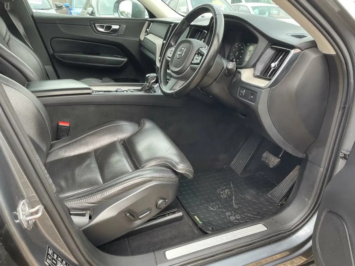 2018-volvo-xc60-20td-d4-inscription-4x4-geartronic-big-7