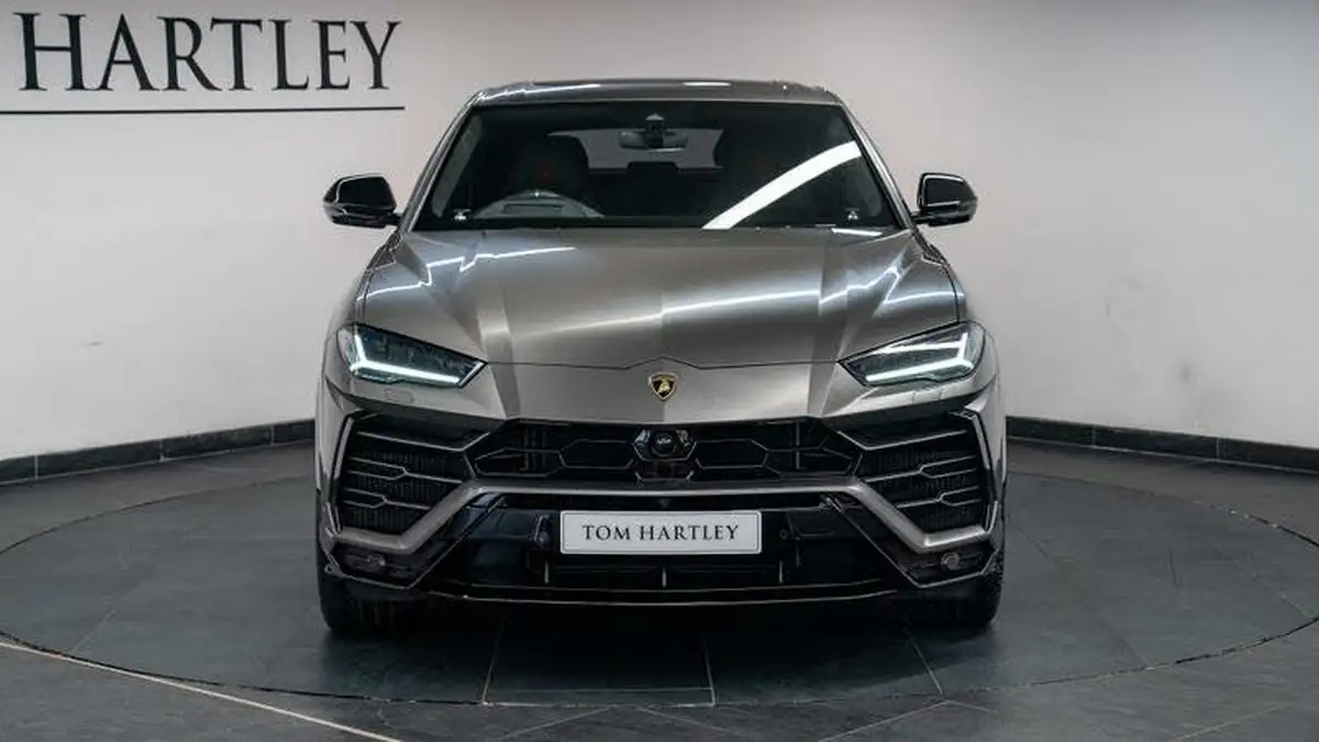 2021-lamborghini-urus-40-no-trim-big-17