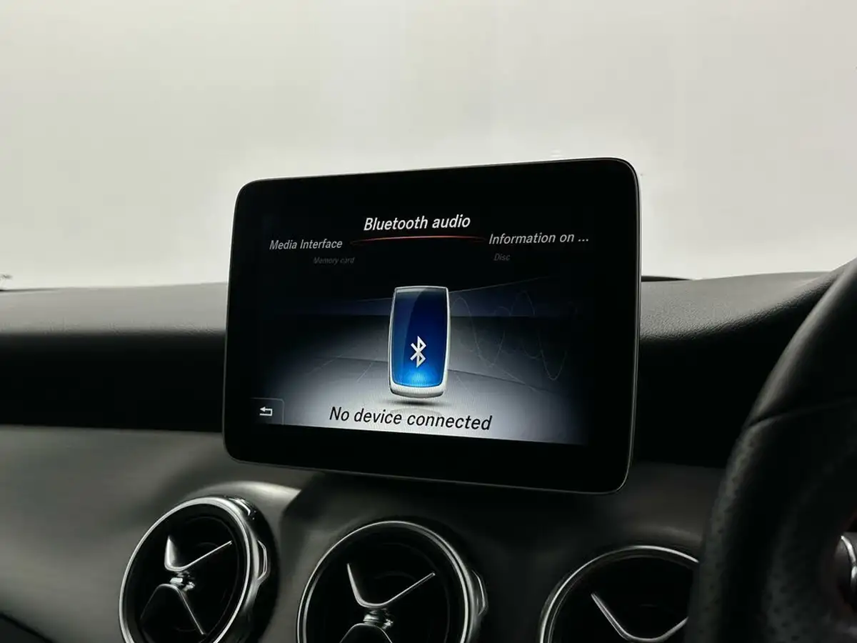 2020-mercedes-benz-gla-class-16-gla-200-amg-line-edition-plus-7g-dct-big-26