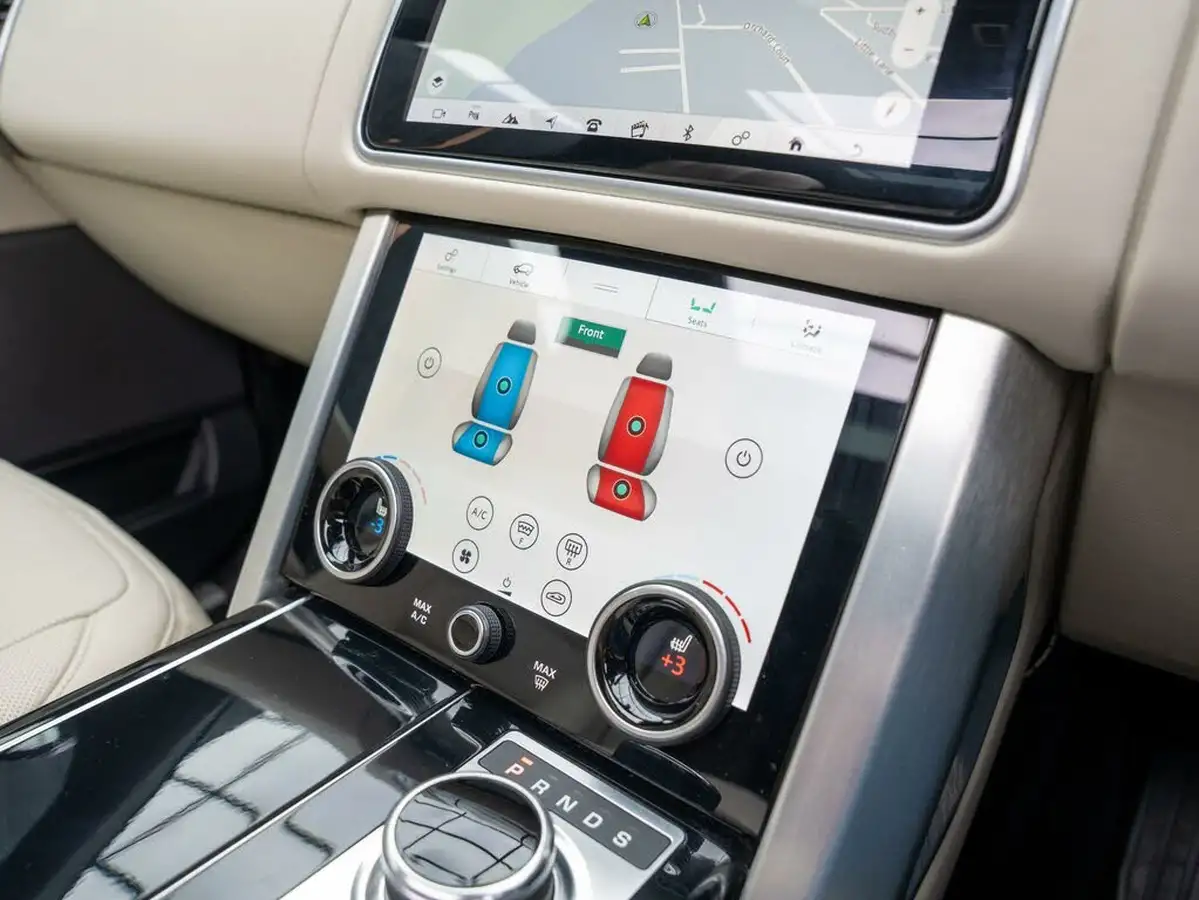 2021-land-rover-range-rover-30-p400-vogue-se-big-15