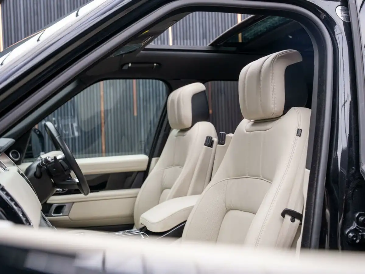 2021-land-rover-range-rover-30-p400-vogue-se-big-39
