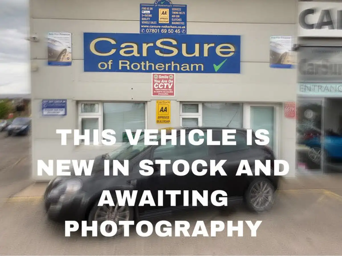 2014-vauxhall-zafira-tourer-20td-sri-130ps-big-0