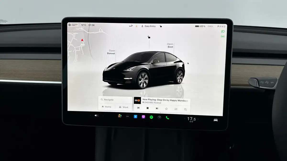 2024-tesla-model-y-e-long-range-306bhp-awd-big-12
