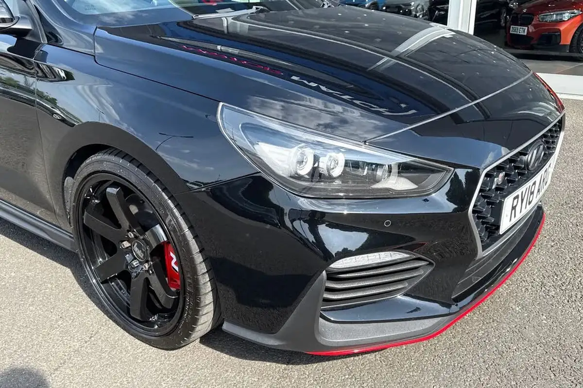 2018-hyundai-i30-n-20-t-gdi-n-performance-big-24