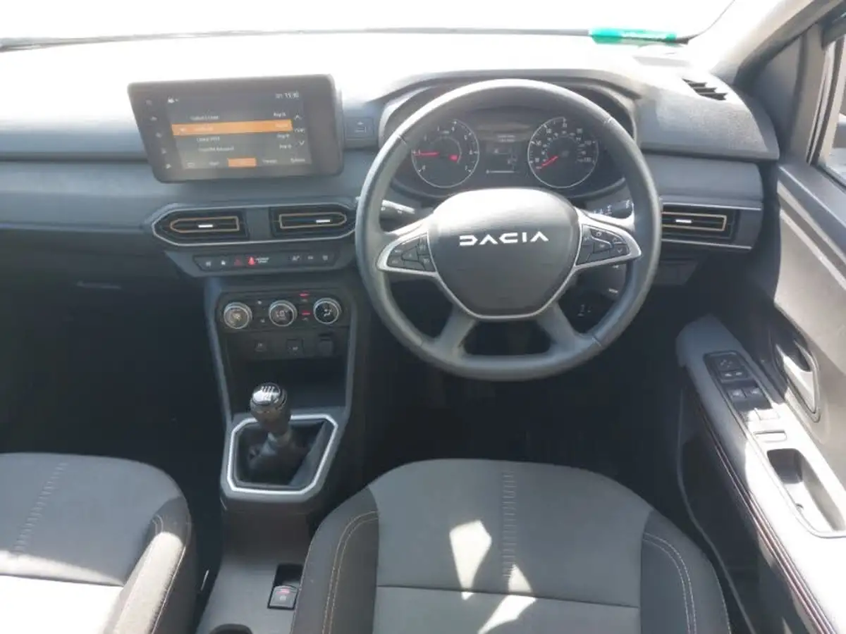 2024-dacia-sandero-stepway-10-tce-extreme-90bhp-big-6
