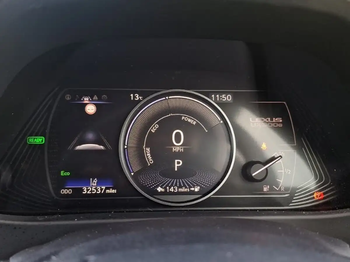 2022-lexus-ux-300e-e-ux-201bhp-big-10