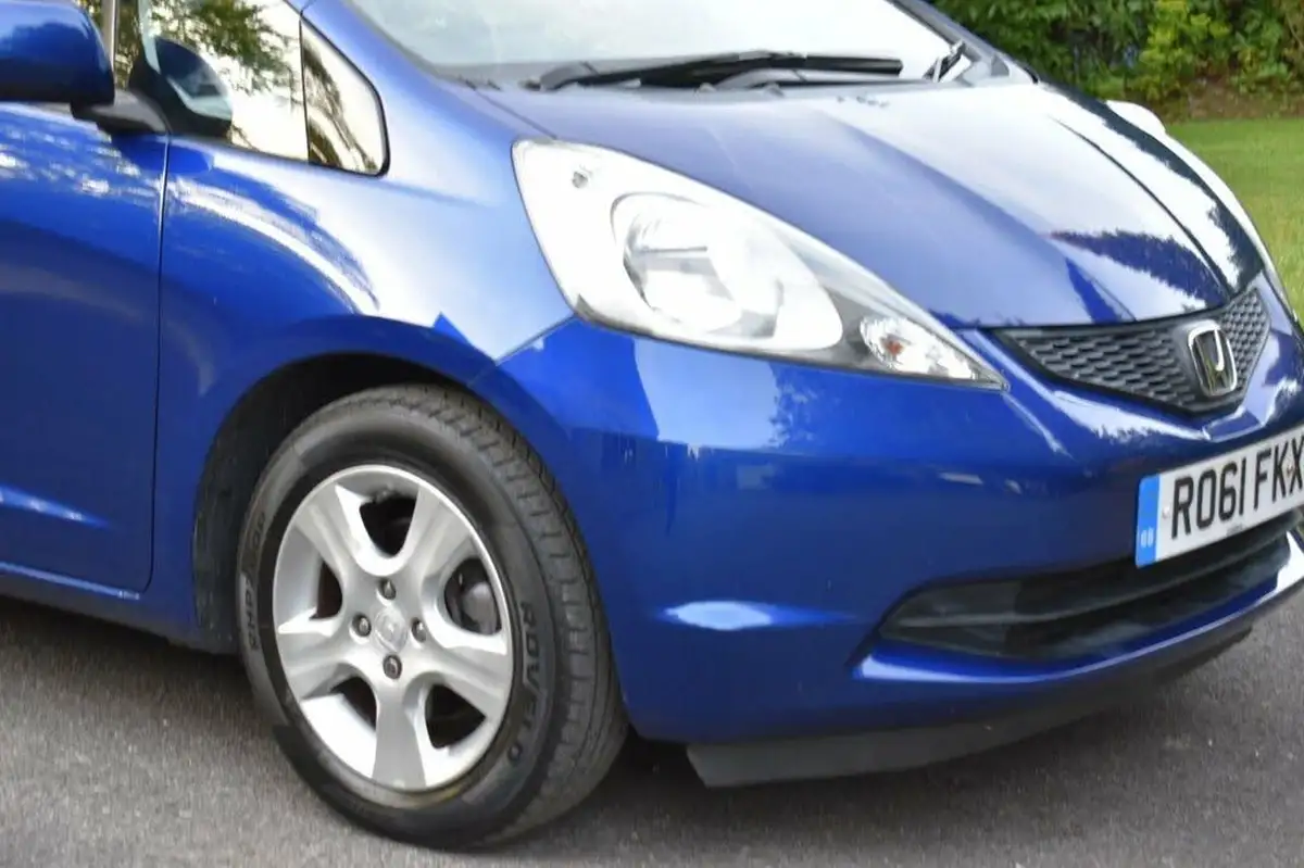 2011-honda-jazz-14-es-t-big-25