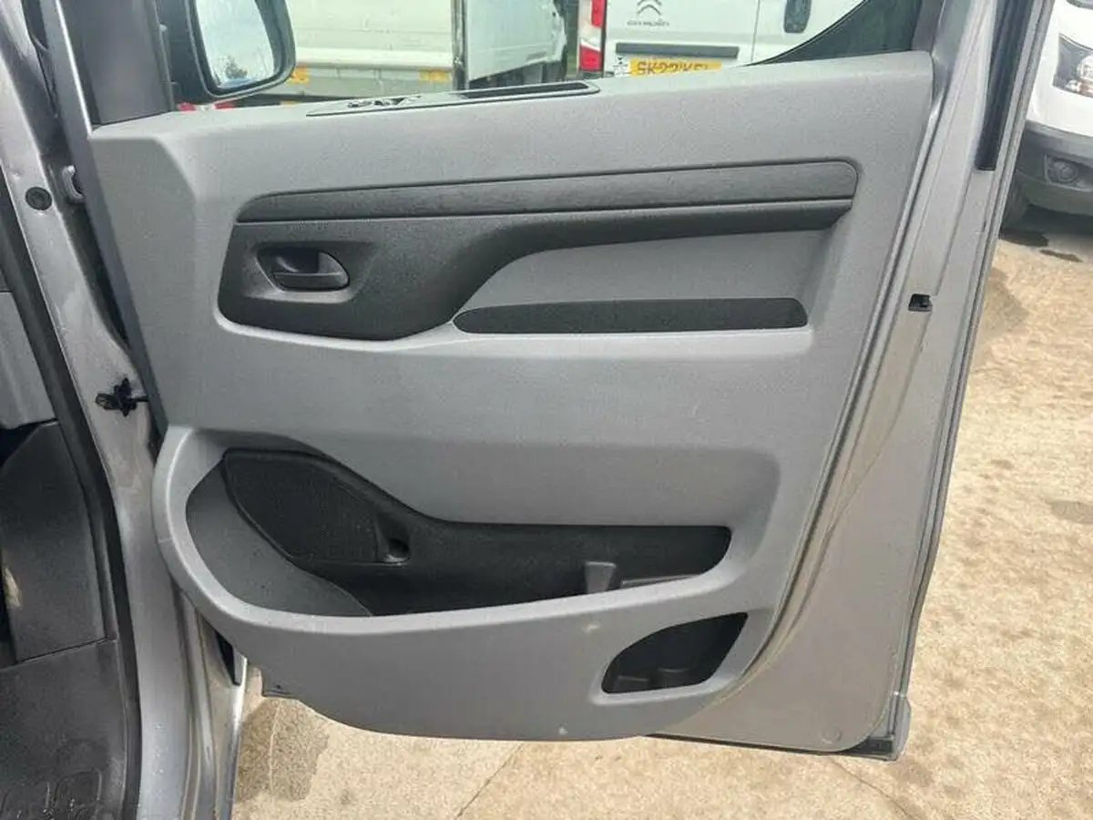 2019-vauxhall-vivaro-15td-2900-l2h1-sportive-big-11