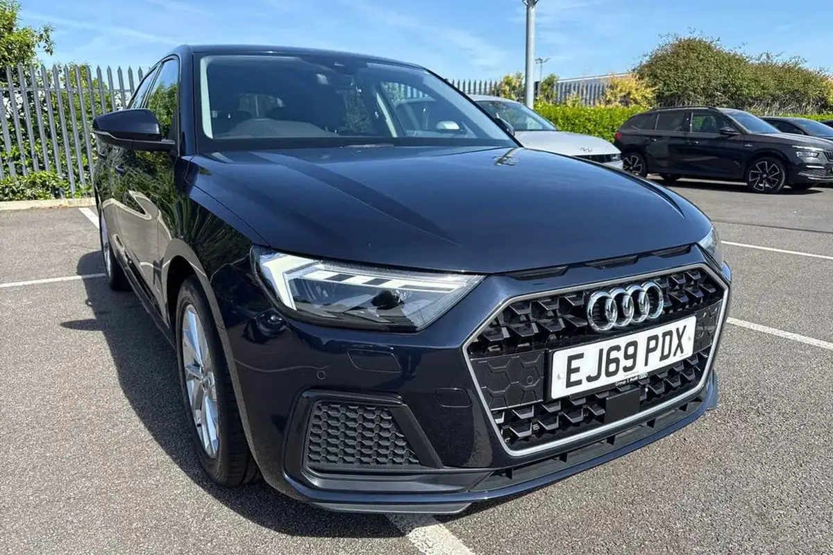2019-audi-a1-10-30-tfsi-sport-big-8