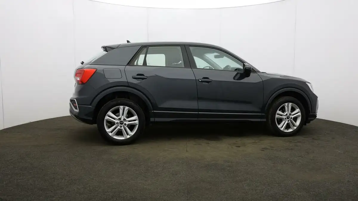 2023-audi-q2-10-30-tfsi-sport-big-46