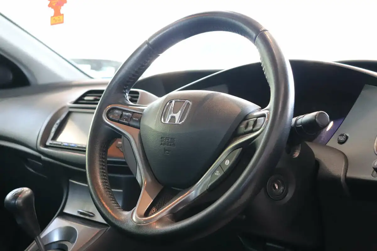 2011-honda-civic-18-es-t-big-16