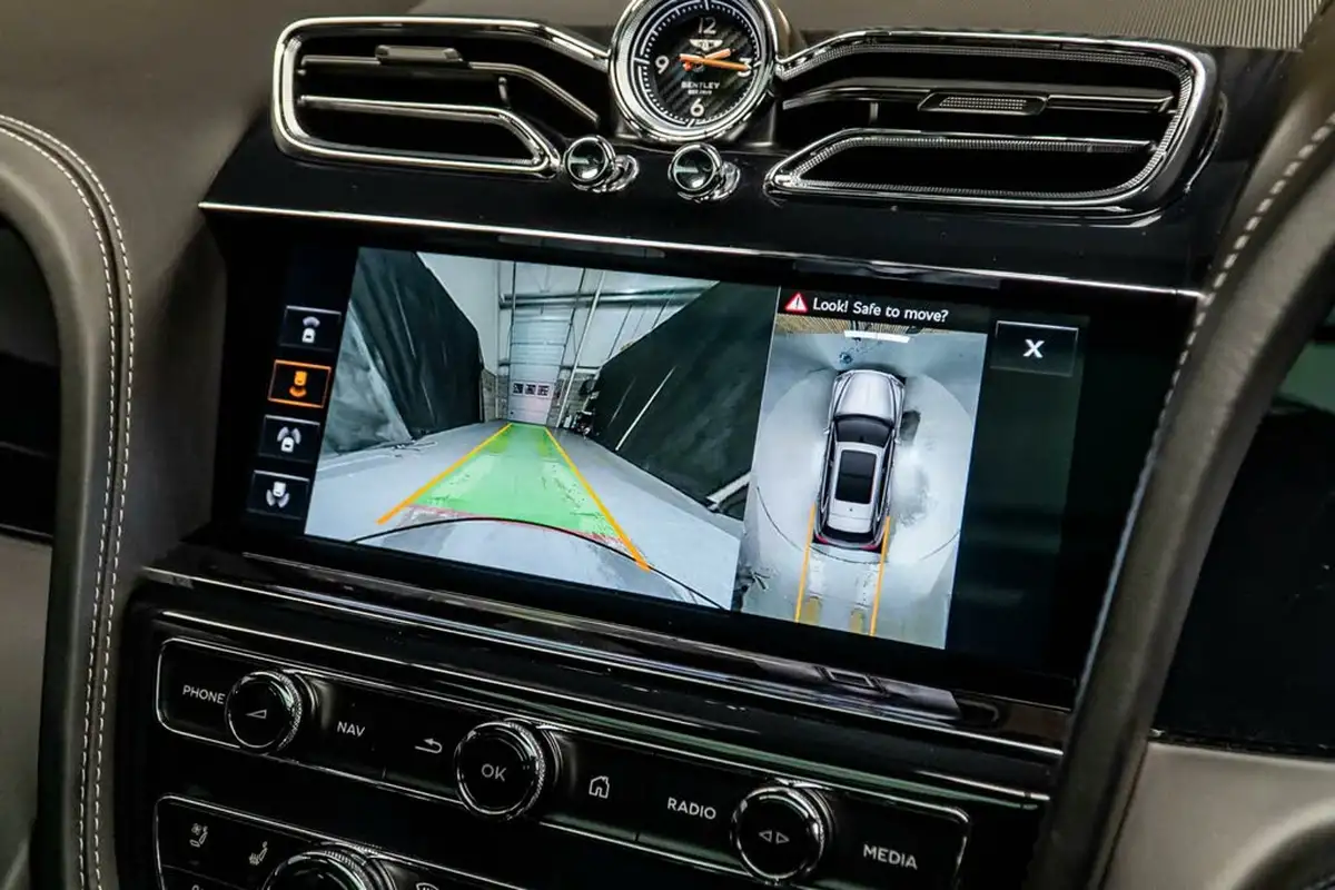 2021-bentley-bentayga-40-v8-big-25