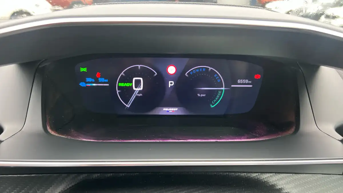 2024-peugeot-2008-suv-e-gt-136ps-50kwh-big-12