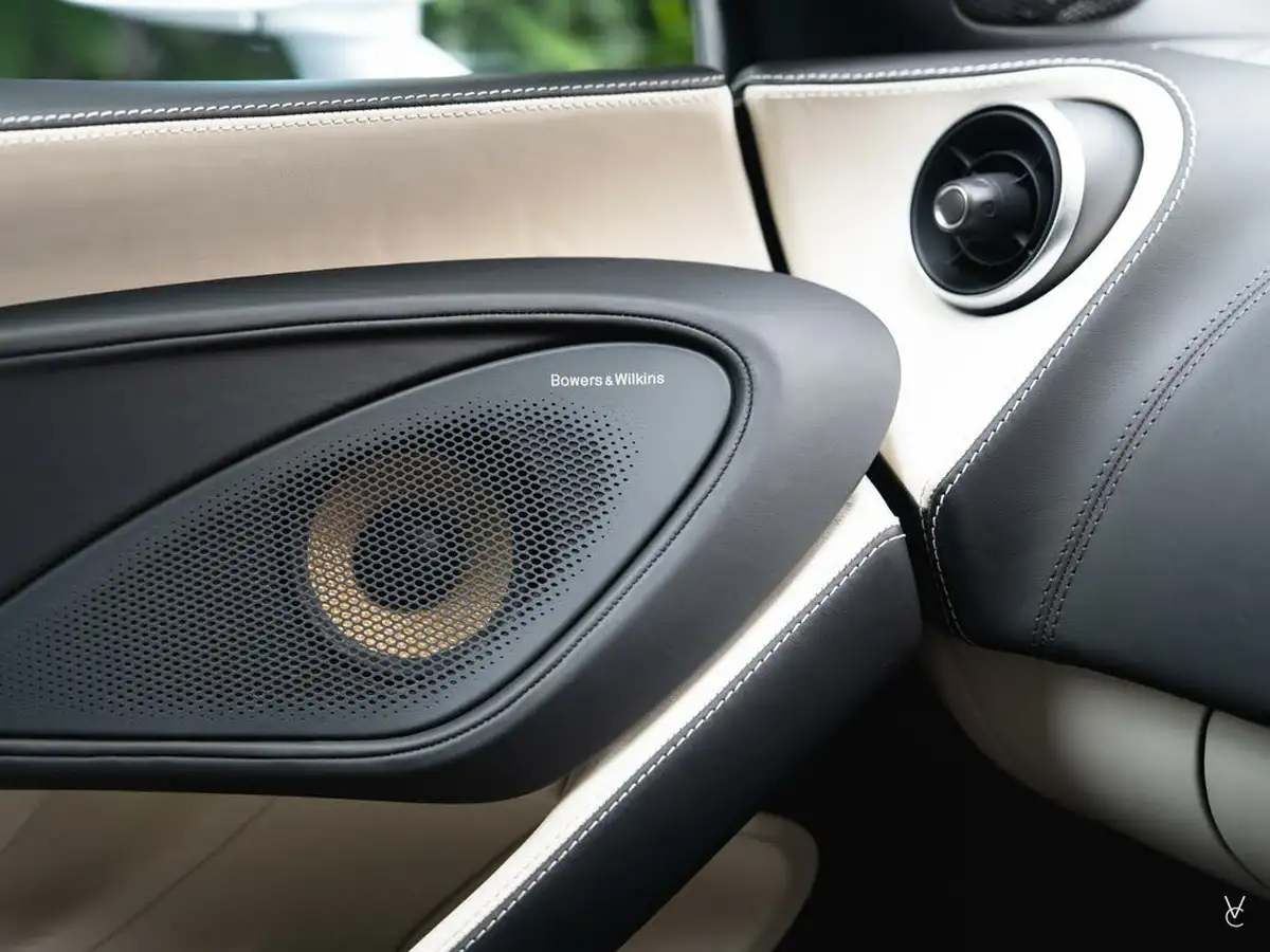 2016-mclaren-570s-38-big-31