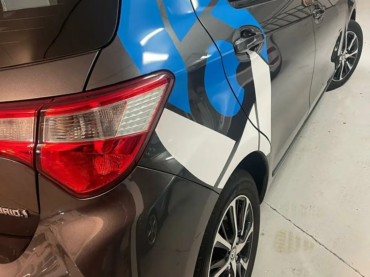 2019-toyota-yaris-15-vvt-i-icon-tech-98bhp-hybrid-1497cc-e-cvt-big-27