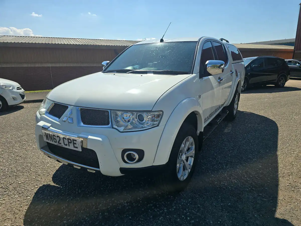 2012-mitsubishi-l200-25td-barbarian-eu-v-cab-big-23