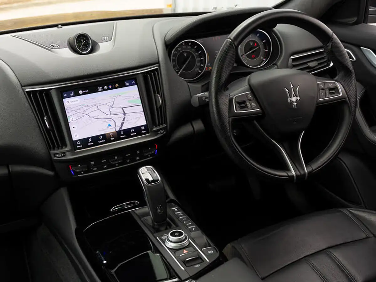 2022-maserati-levante-20-gt-big-12