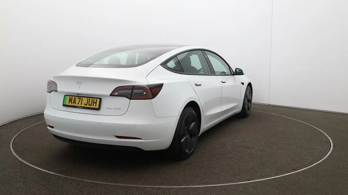 2021-tesla-model-3-e-long-range-awd-big-46