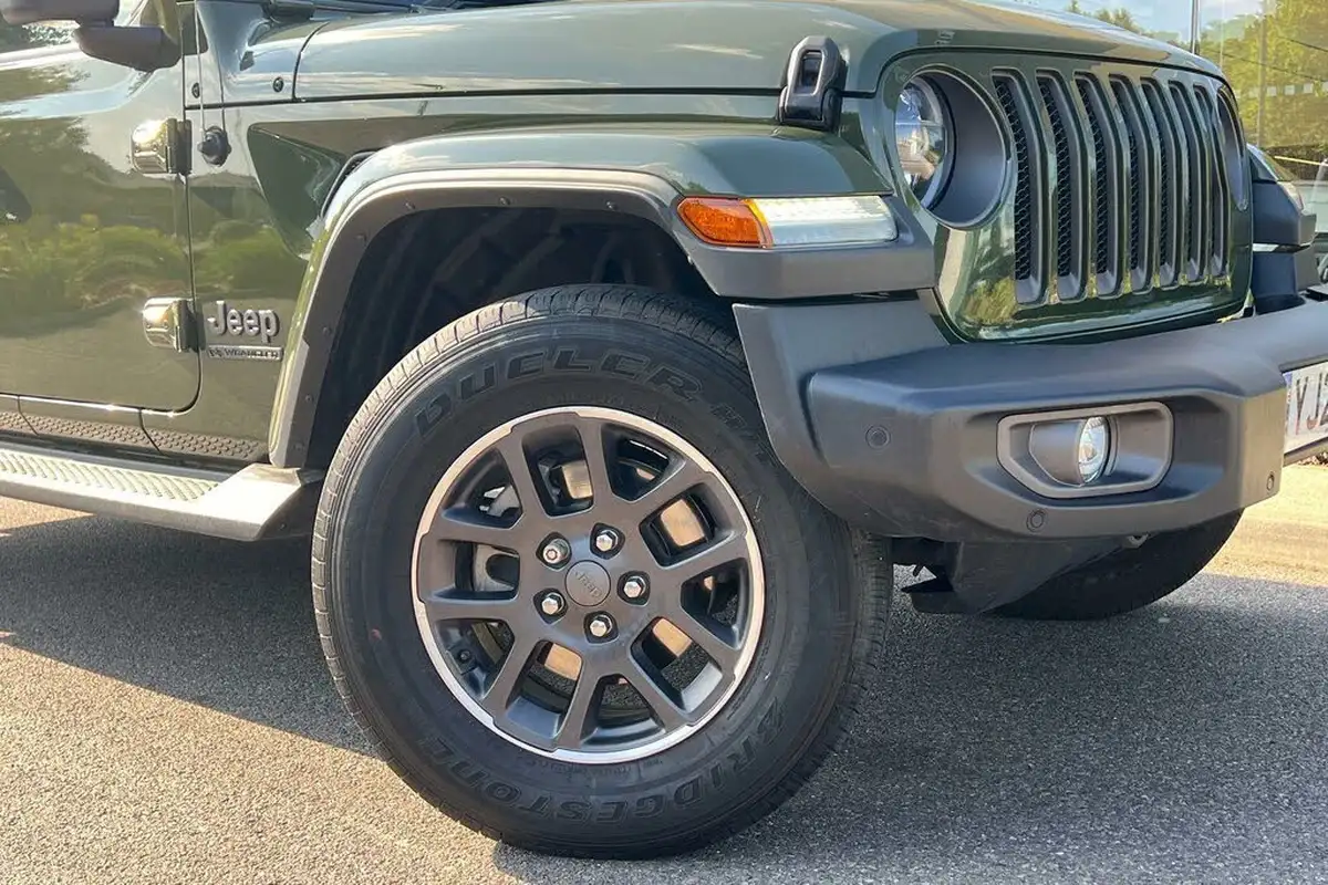 2021-jeep-wrangler-20-gme-80th-anniversary-5d-big-8