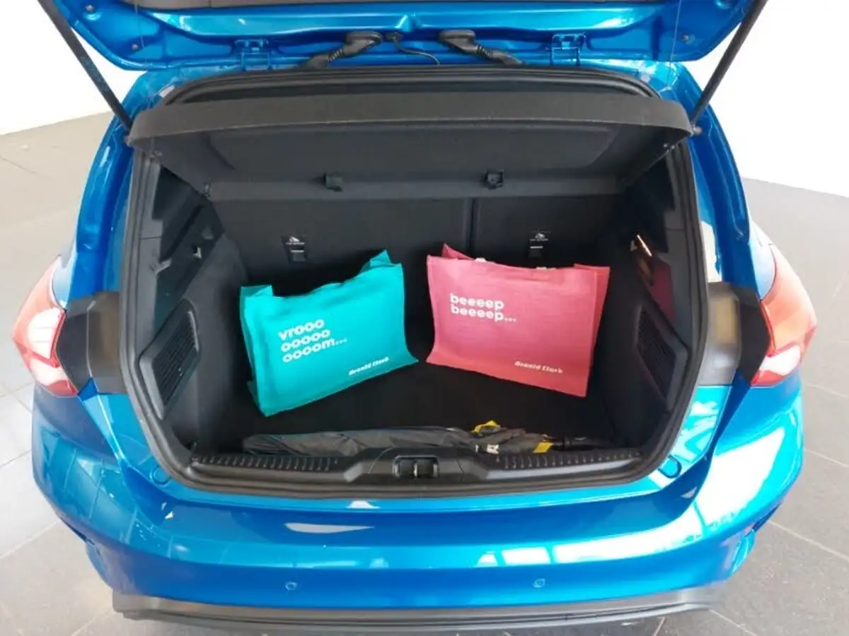 2020-ford-focus-10t-st-line-x-hatchback-big-7