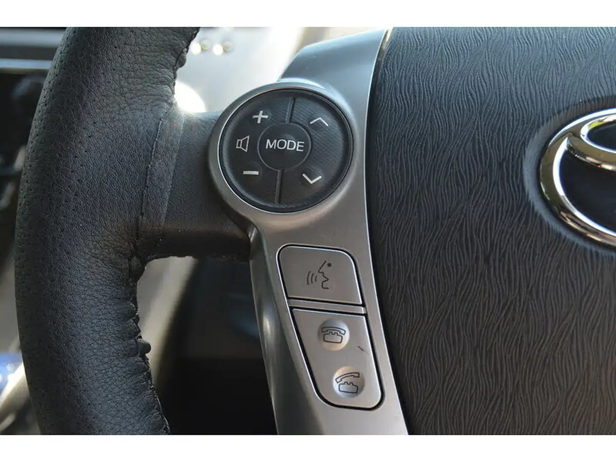 2019-toyota-prius-18-vvt-i-excel-big-21