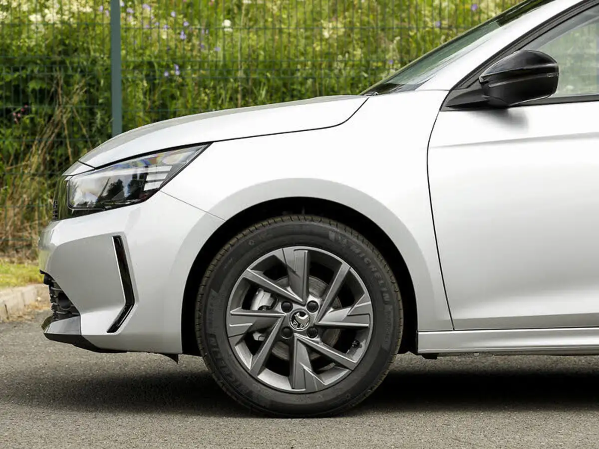 2024-vauxhall-corsa-12-turbo-design-hybrid-e-dct6-auto-big-19