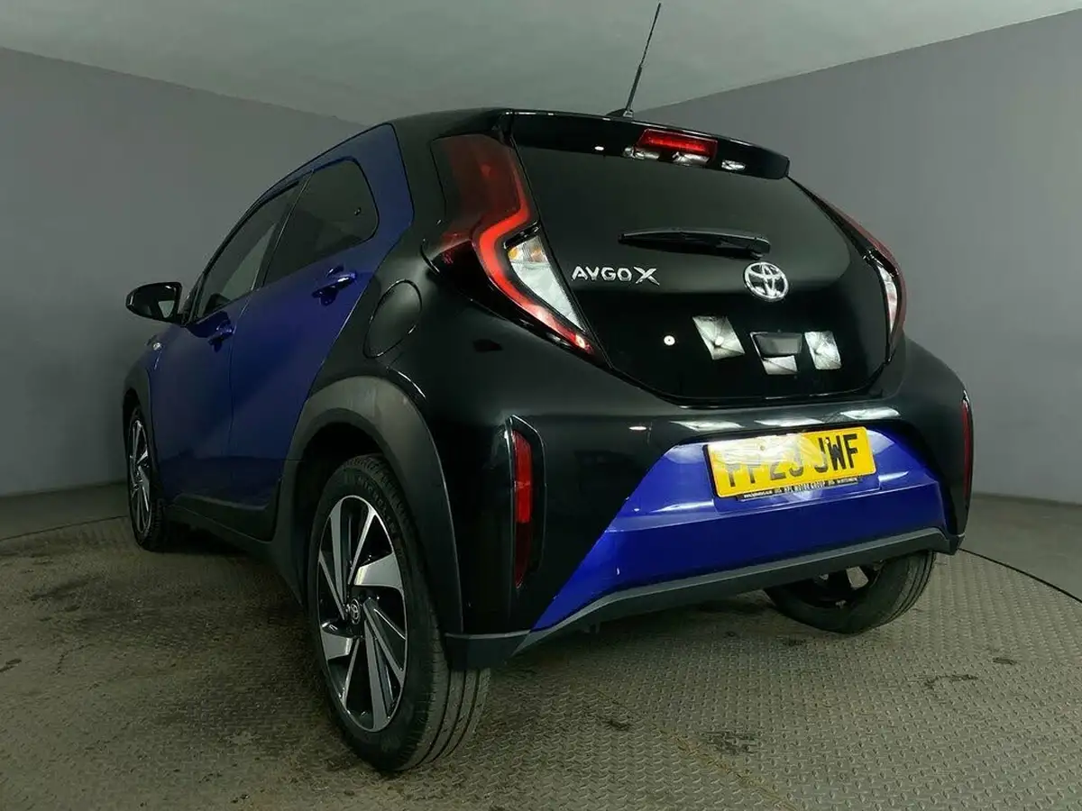 2023-toyota-aygo-x-10-vvt-i-edge-big-13