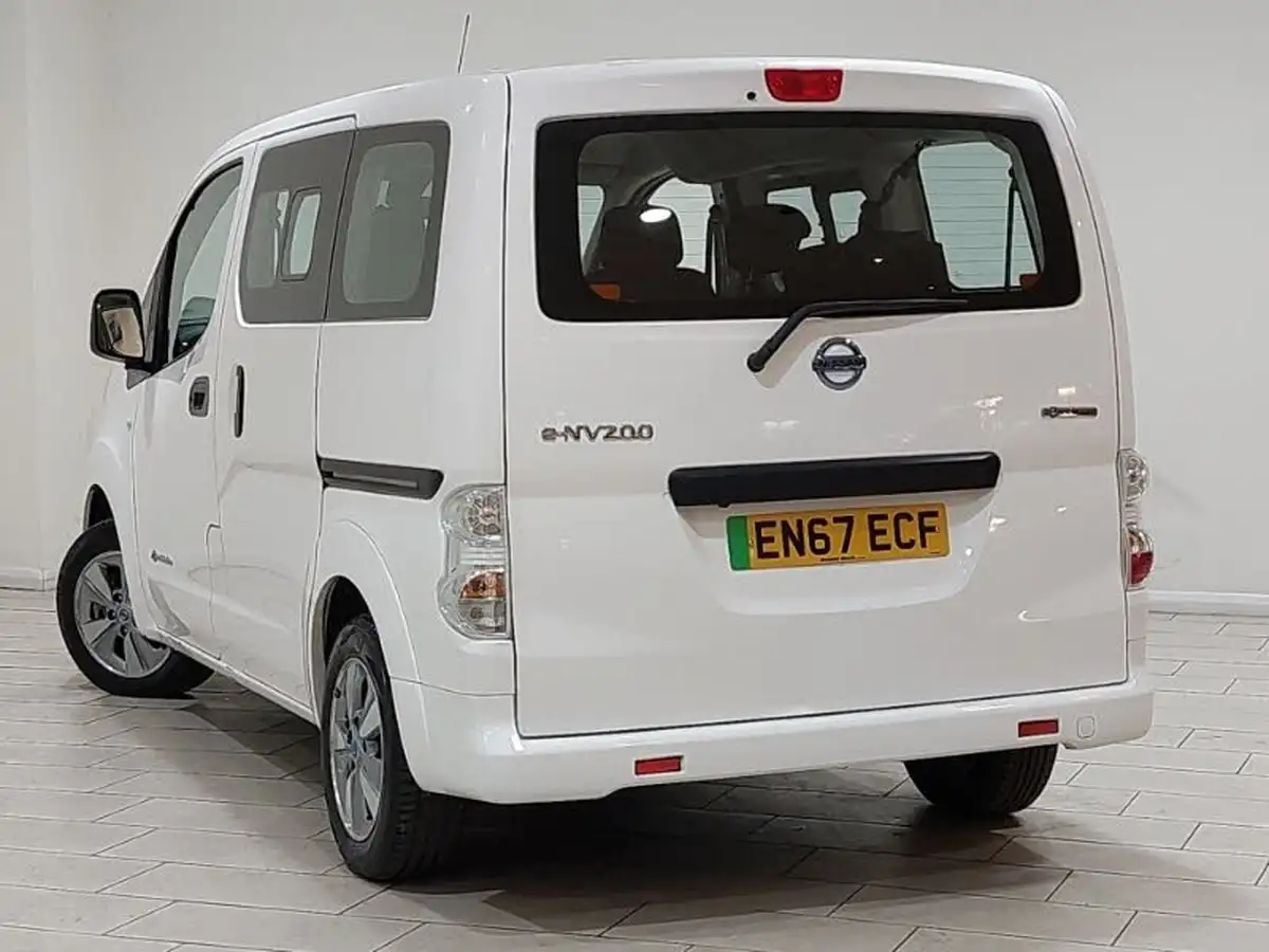 2017-nissan-env200-e-acenta-rapid-plus-combi-7-seater-big-1