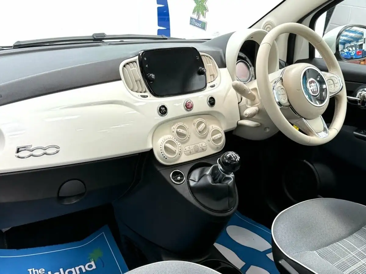2021-fiat-500-10-lounge-big-3
