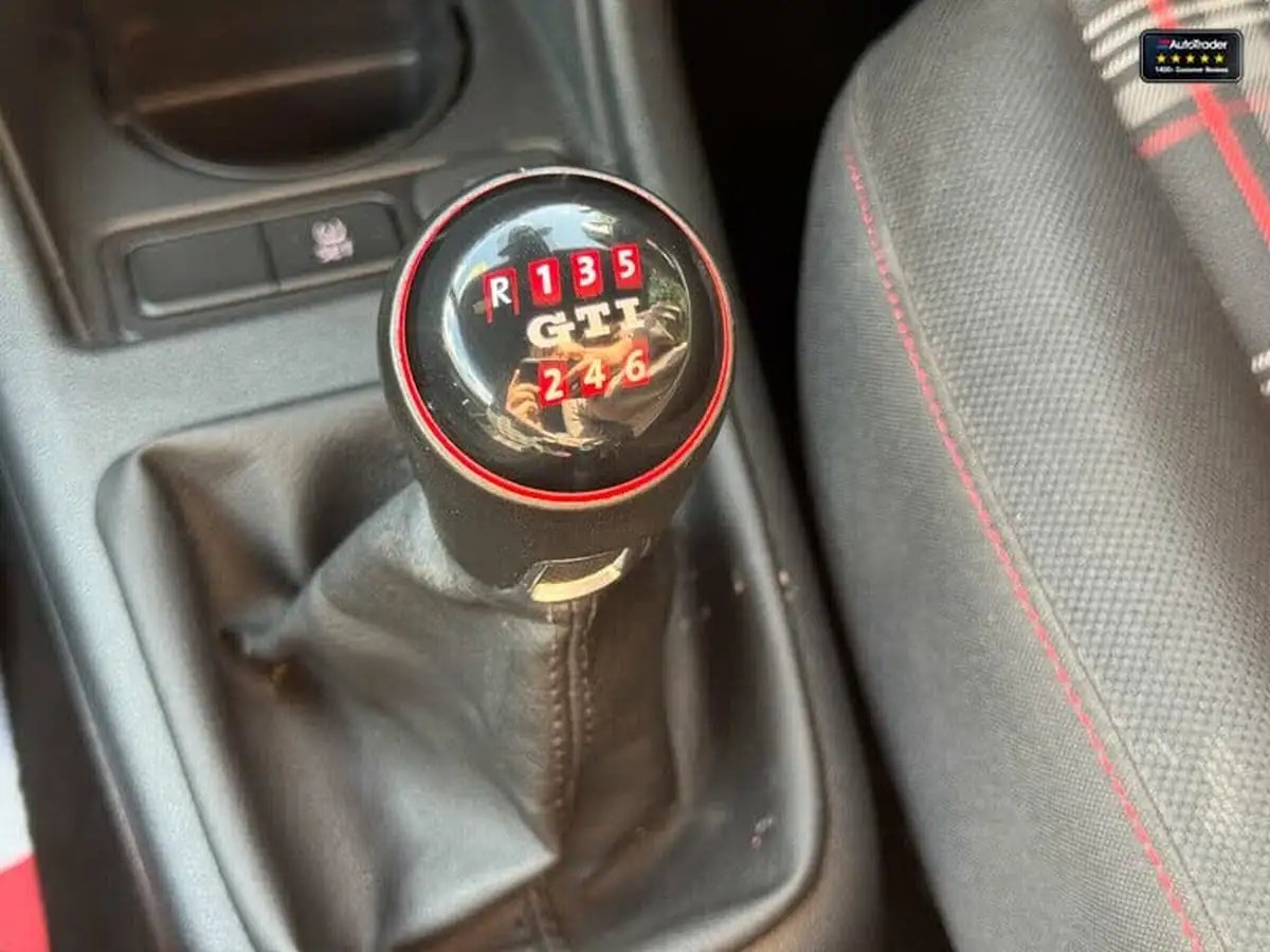 2020-volkswagen-up-10-gti-3d-big-22