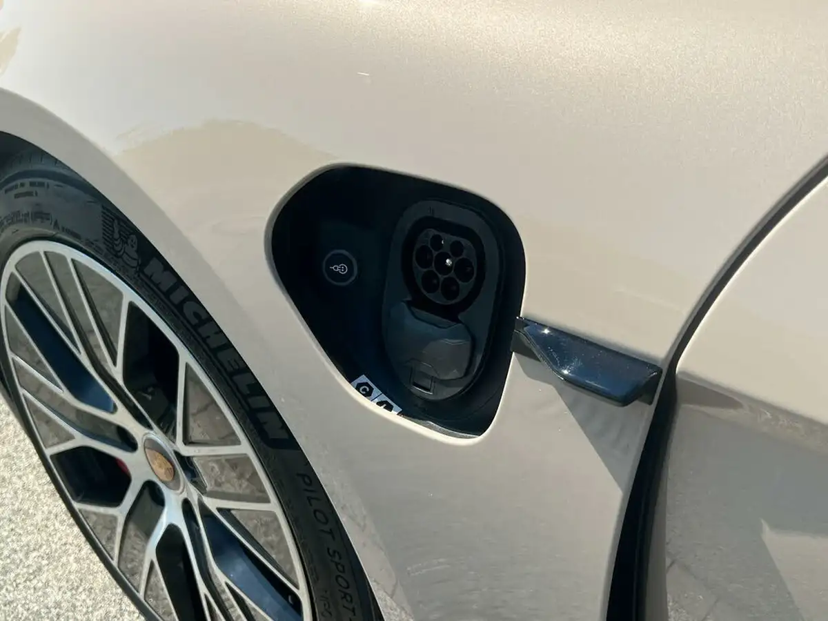 2023-porsche-taycan-e-4s-sport-turismo-530ps-big-78