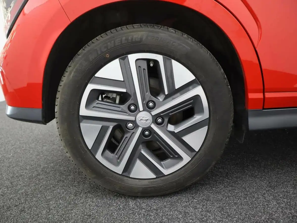 2022-hyundai-kona-e-se-connect-big-5