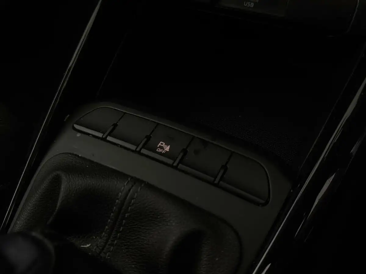 2022-kia-rio-10-t-gdi-2-big-15