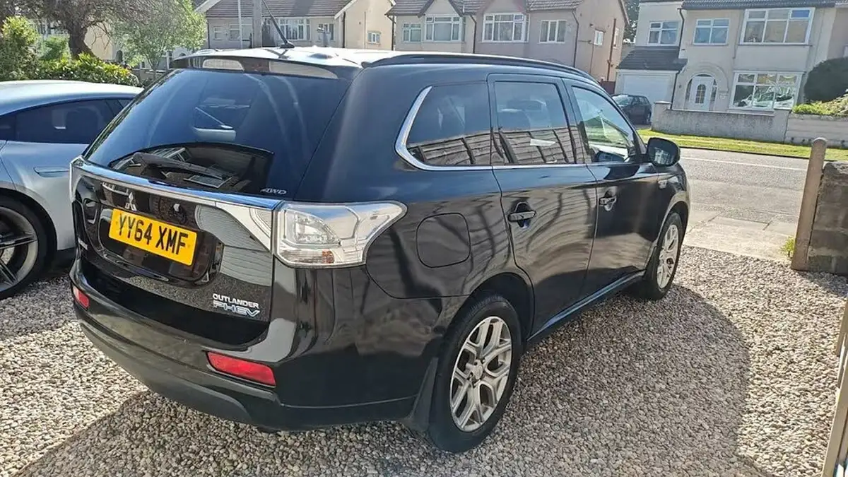 2015-mitsubishi-outlander-20-gx4h-big-5