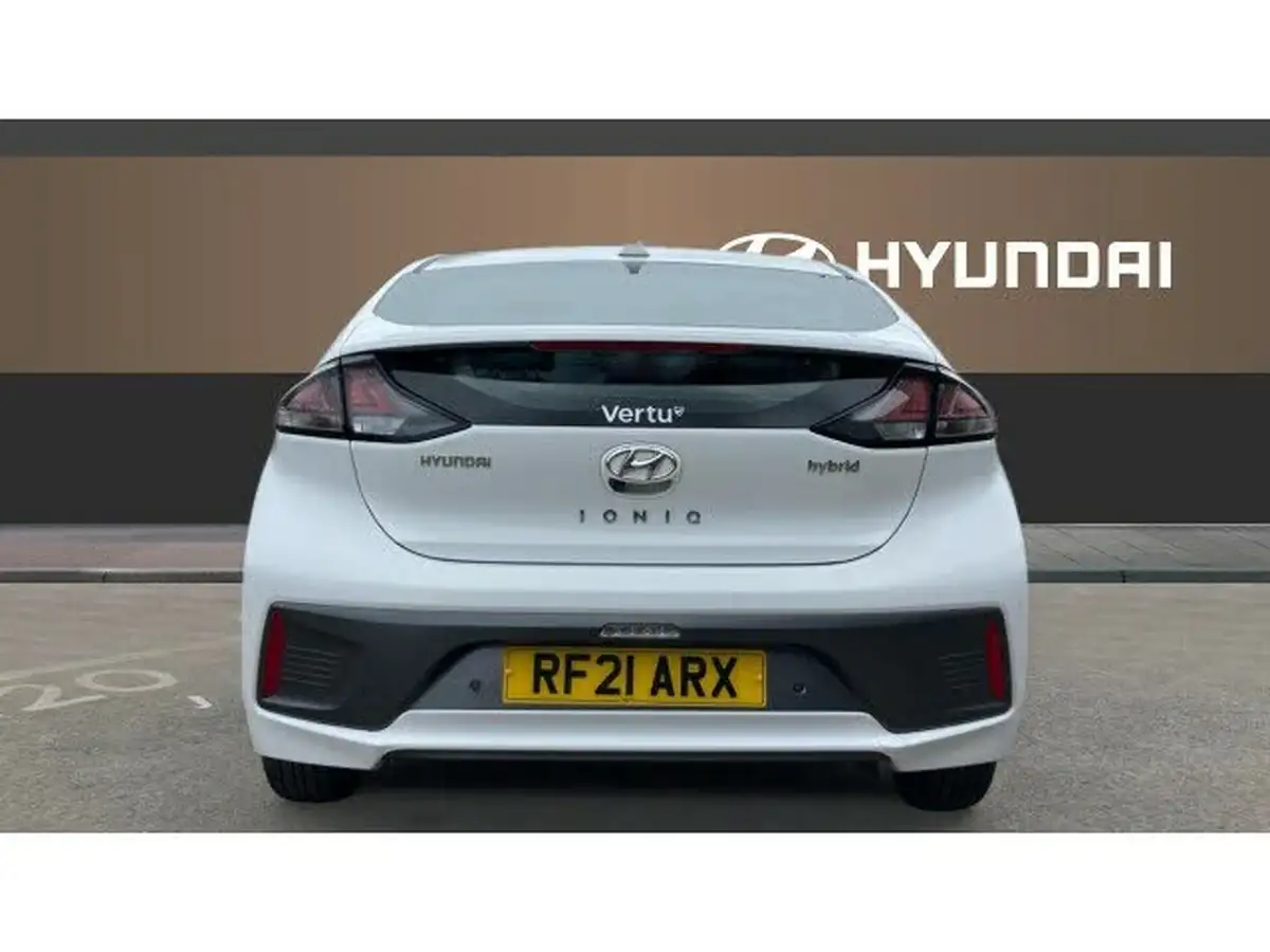 2021-hyundai-ioniq-16-gdi-premium-hybrid-big-5