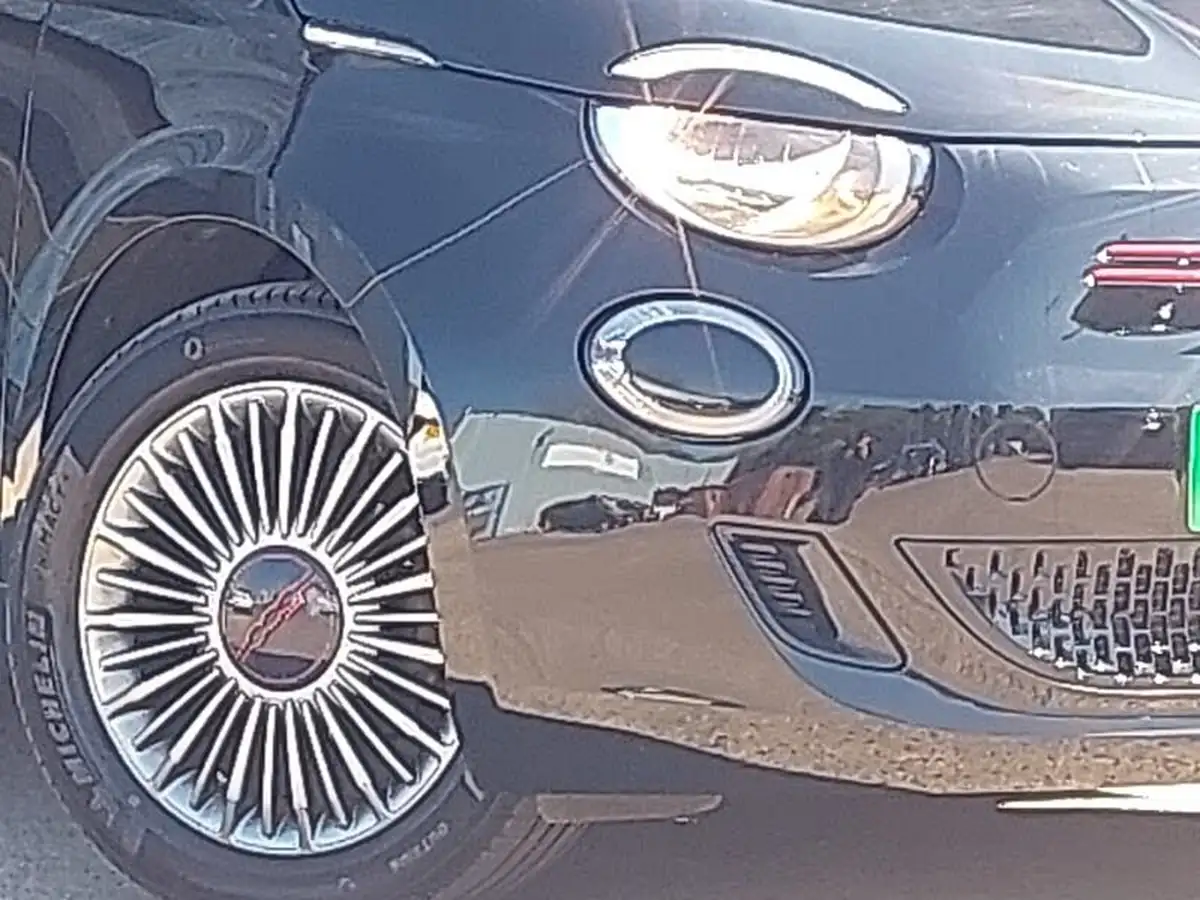 2022-fiat-500-e-red-93bhp-big-8