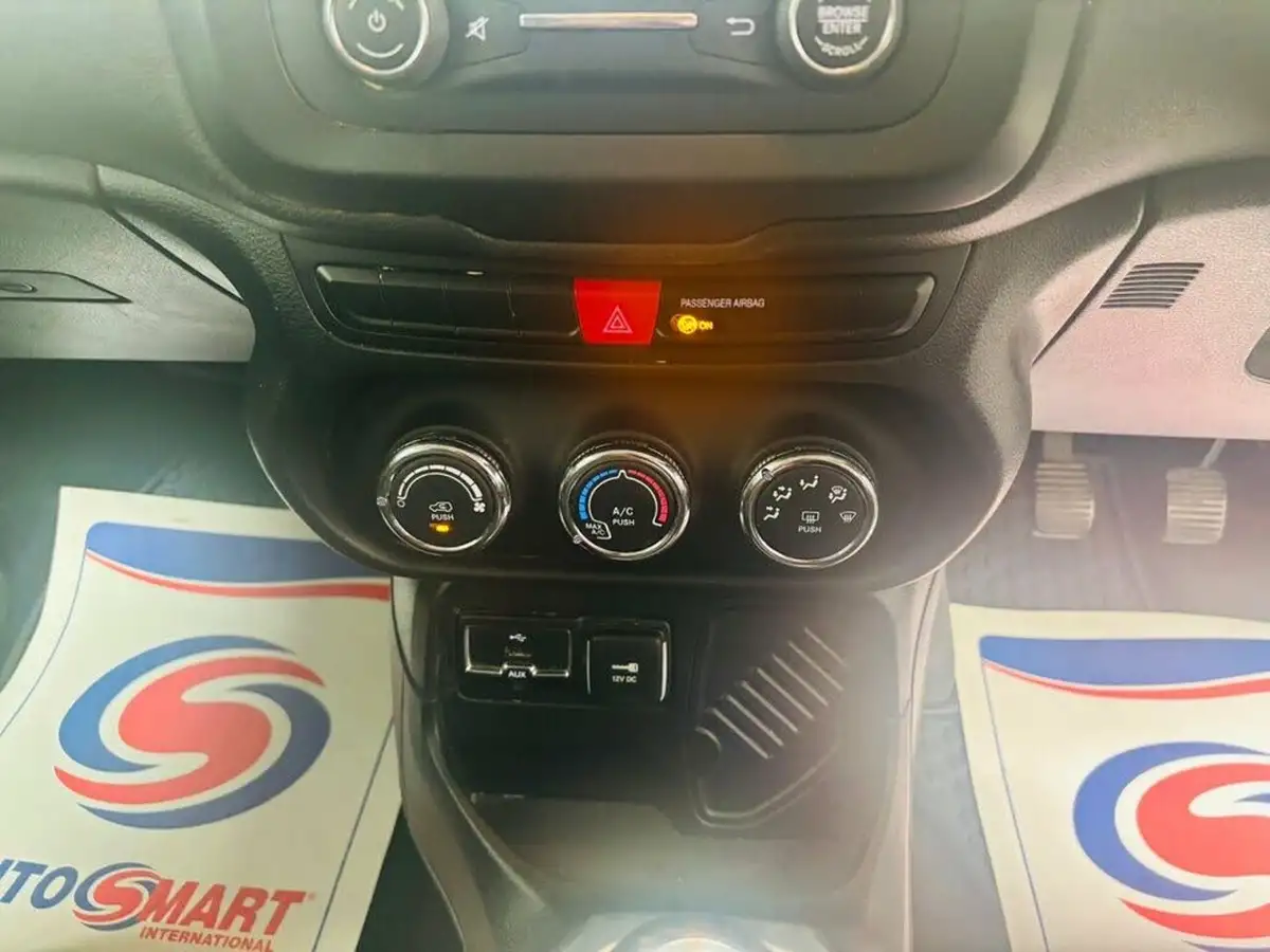 2016-jeep-renegade-14-multiair-ii-longitude-big-16