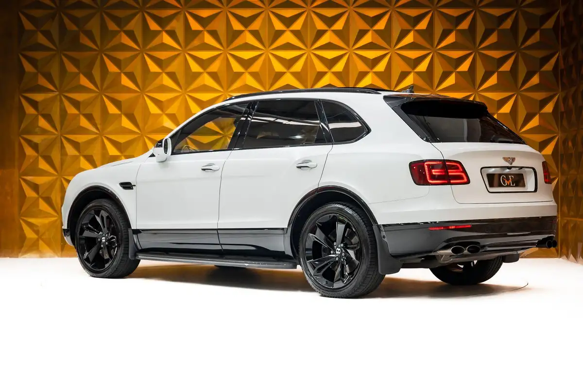 2018-bentley-bentayga-60-w12-big-4