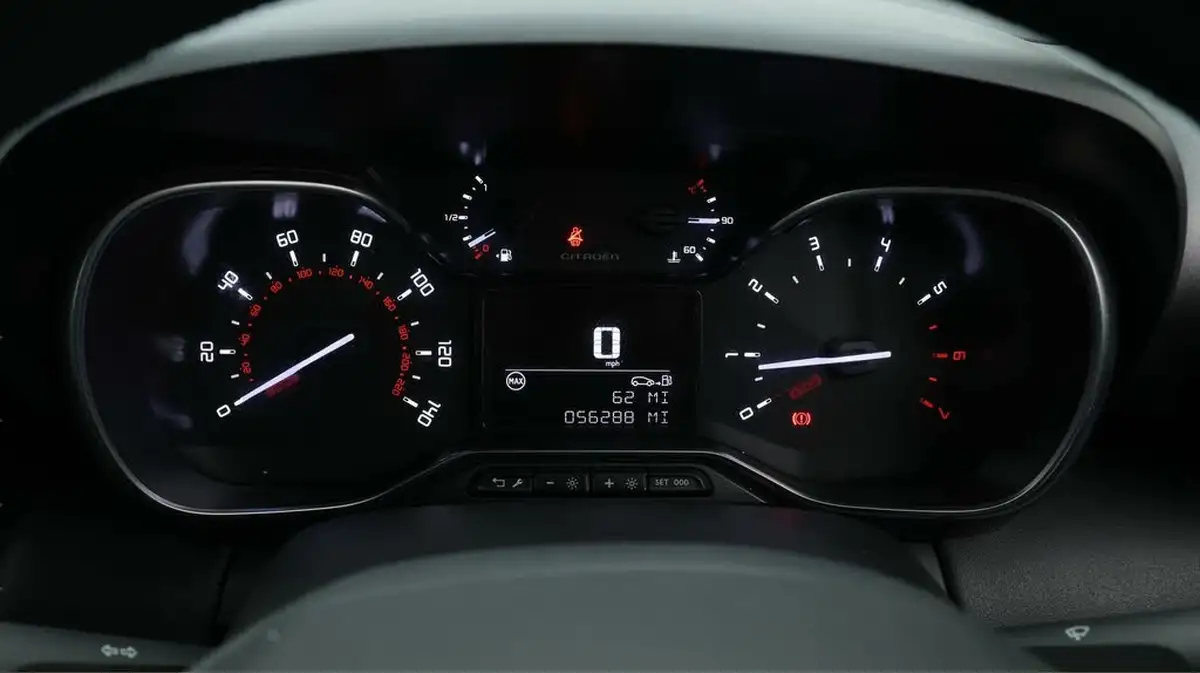 2018-citroen-c3-aircross-12-puretech-feel-82ps-big-10