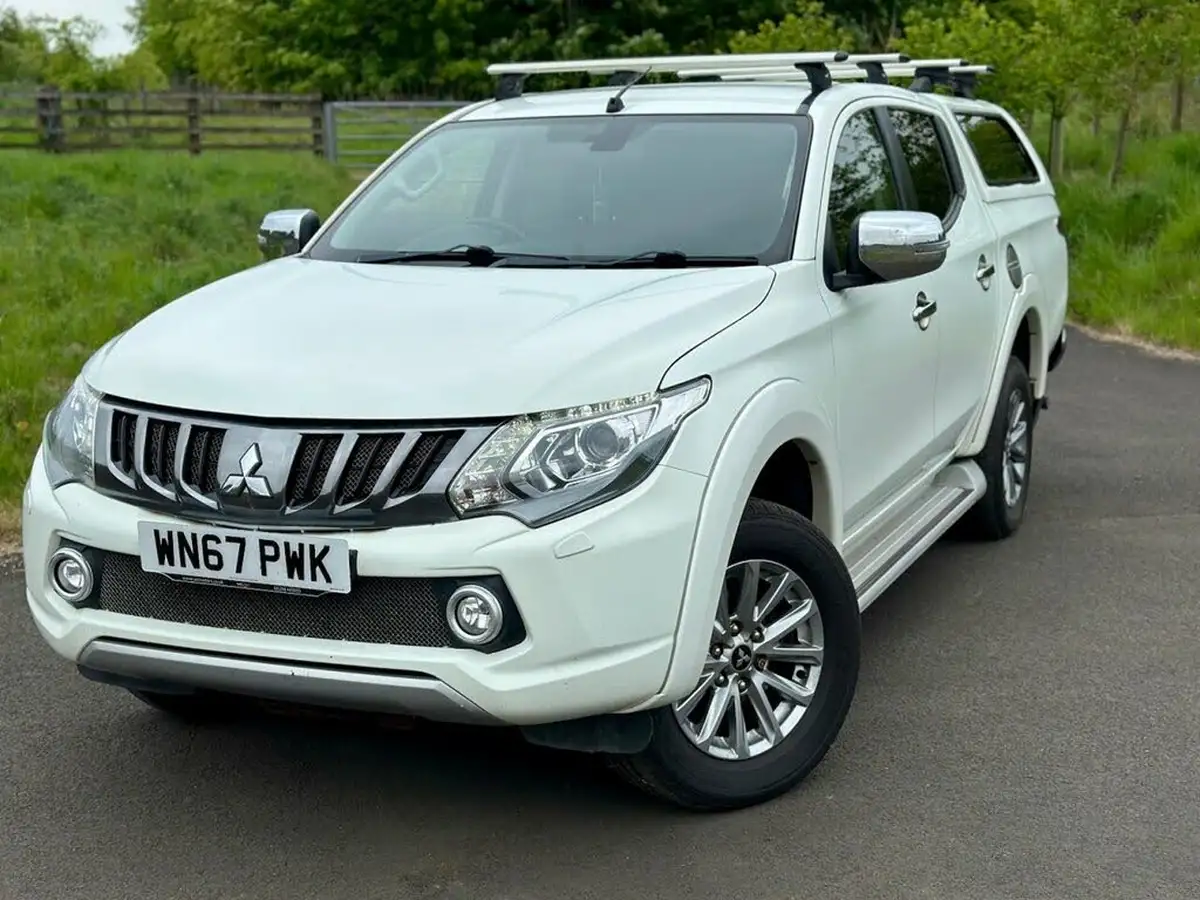 2017-mitsubishi-l200-24di-d-barbarian-178bhp-eu6-big-0