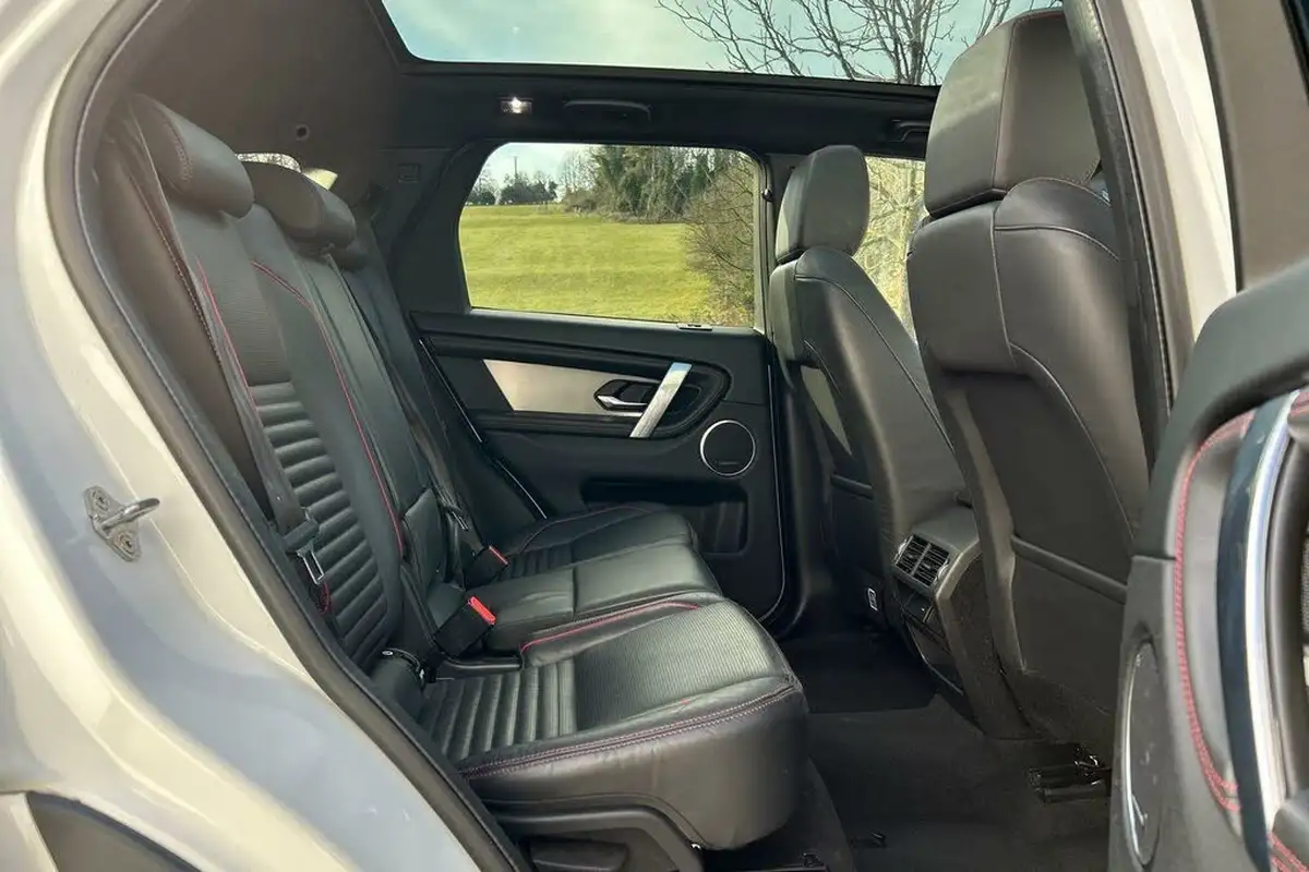 2021-land-rover-discovery-sport-20-d200-r-dynamic-hse-big-15